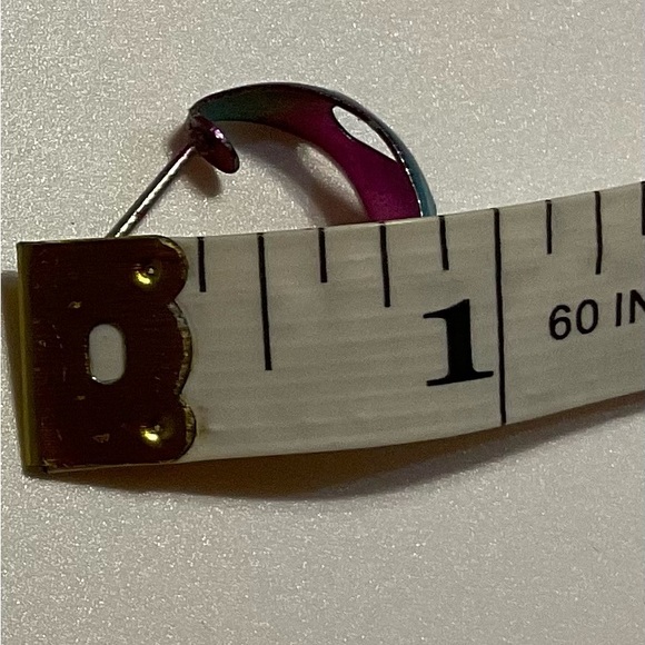 Multiple colors cutout heart hoop pierced earrings silver posts. - Picture 6 of 6